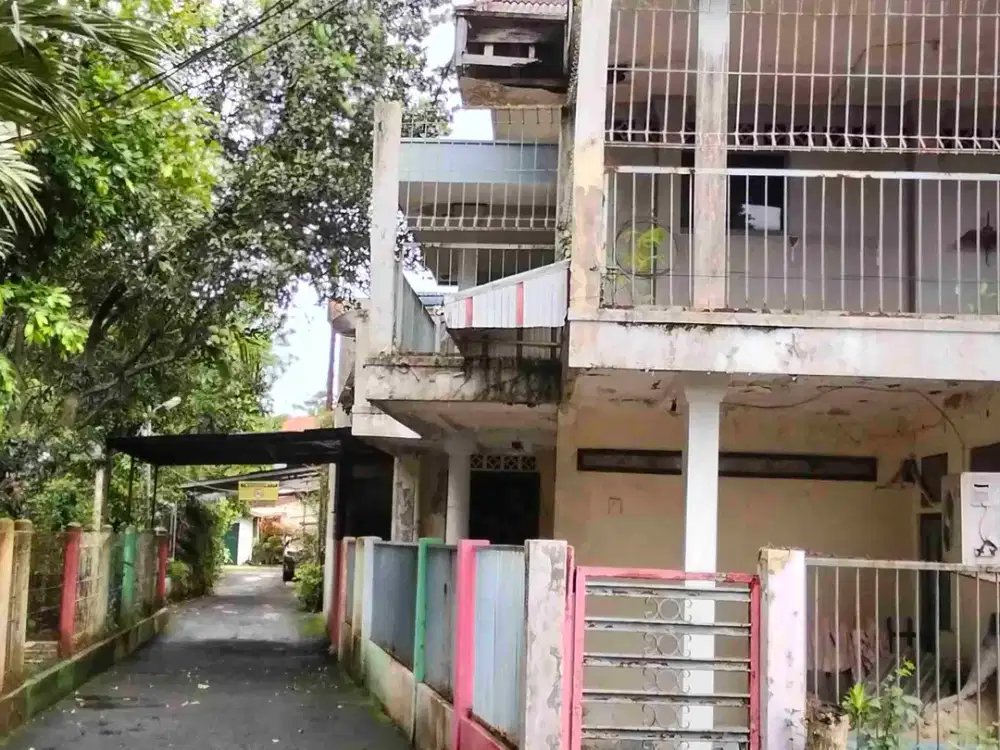 Belakang Sekolah Mardi Yuana, nempel gereja Fransiskus Bogor