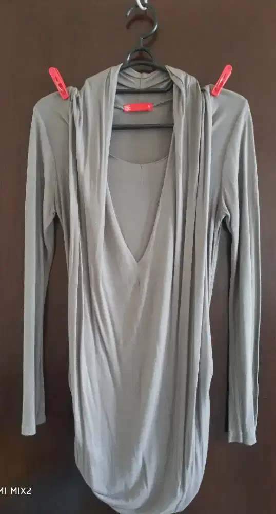Baju kaos press body abu abu