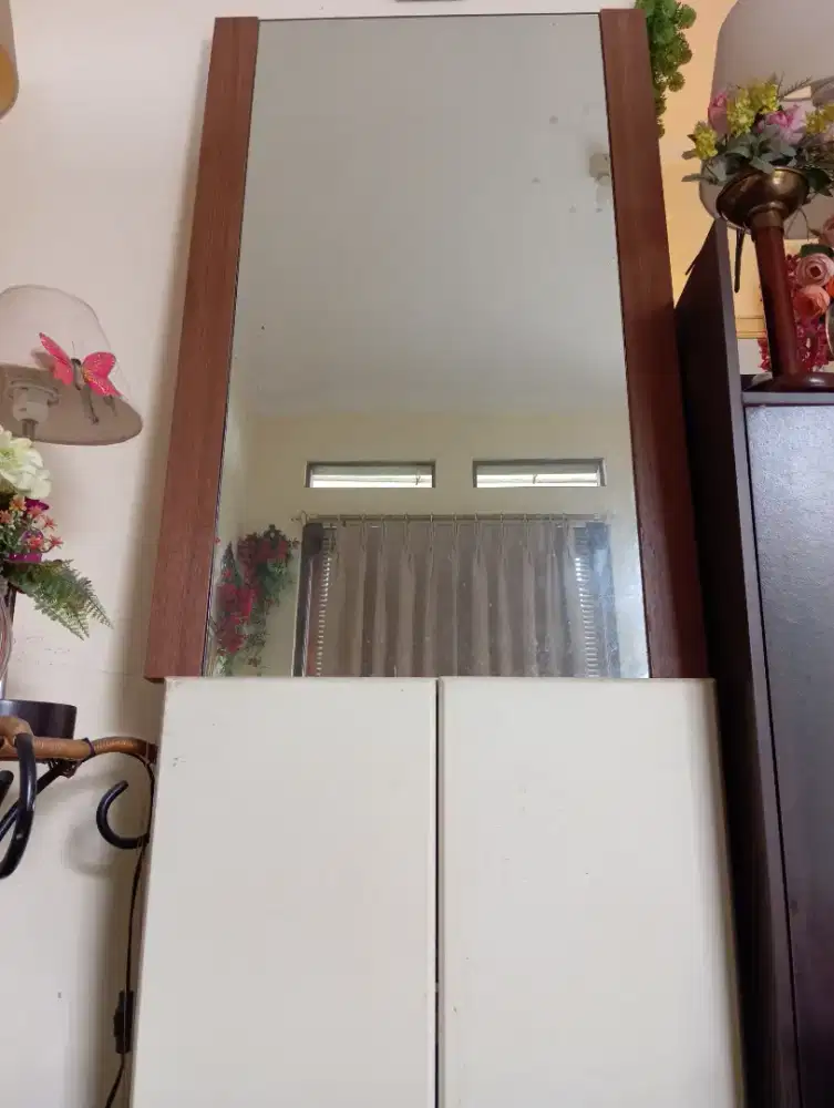 Jual cermin kamar tidur dan lemari obat