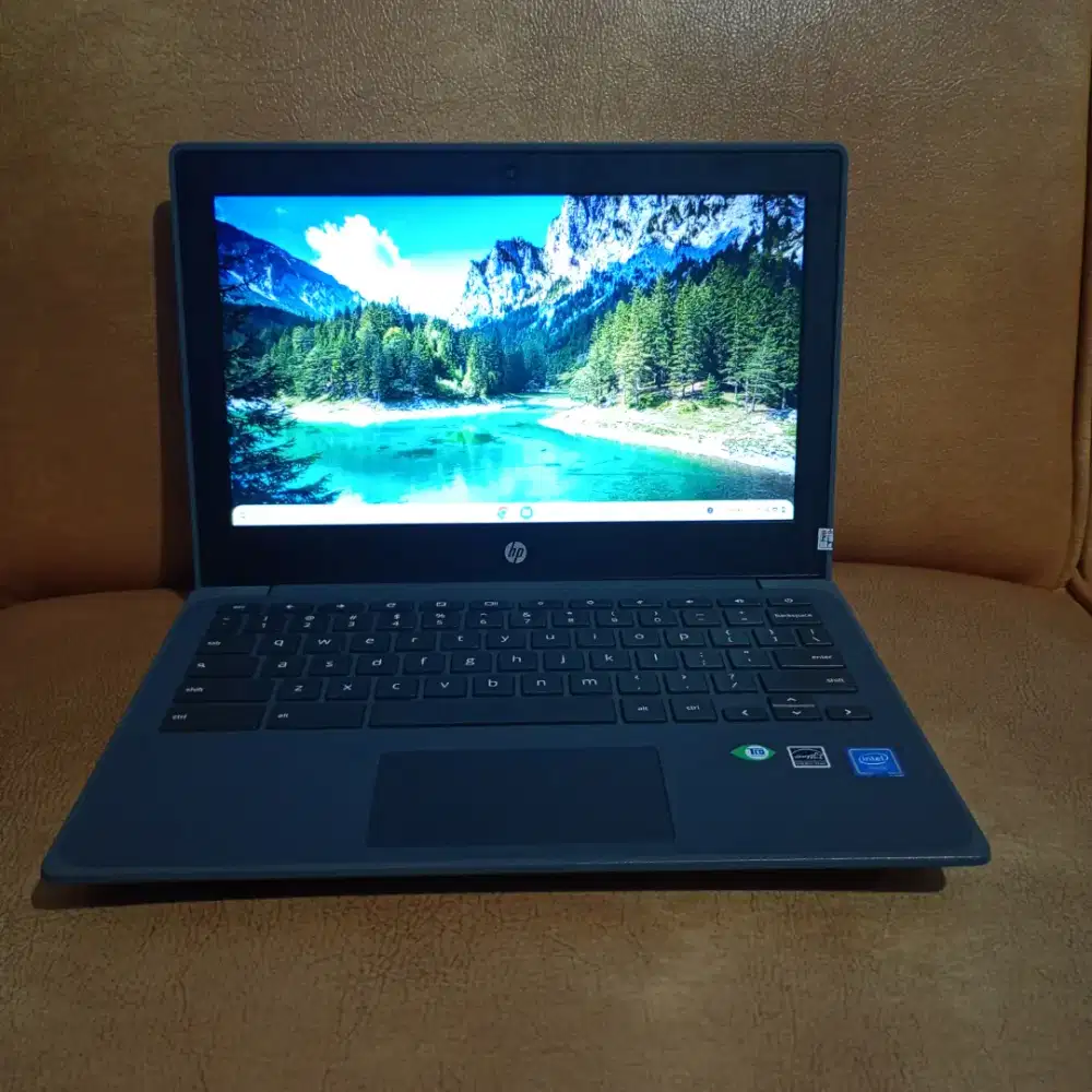 Chromebook mulus merk HP baterai sangat awet tahan lama