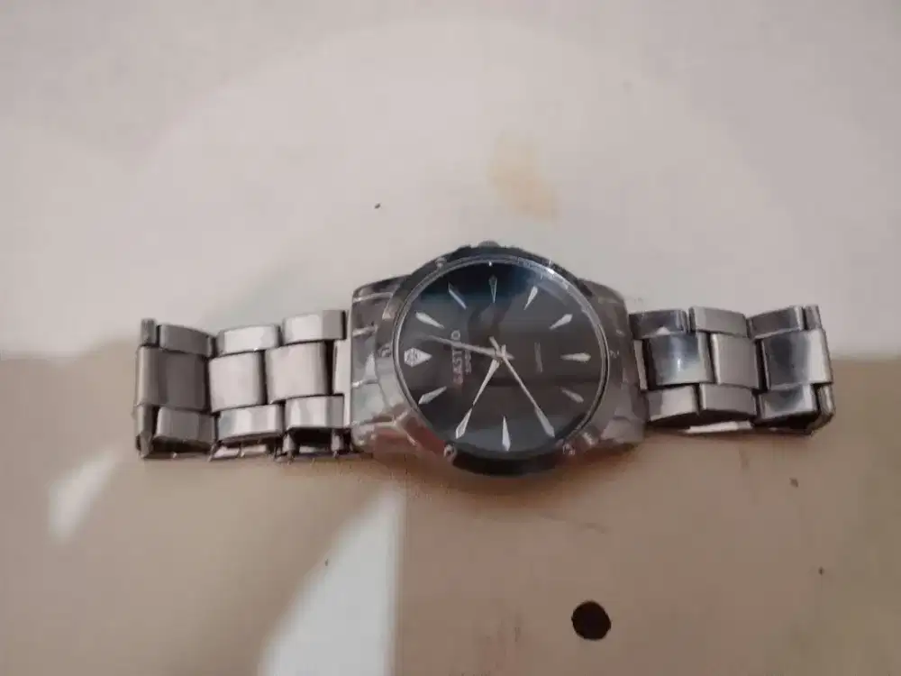 Dijual jam tangan pria baru sekali pakai