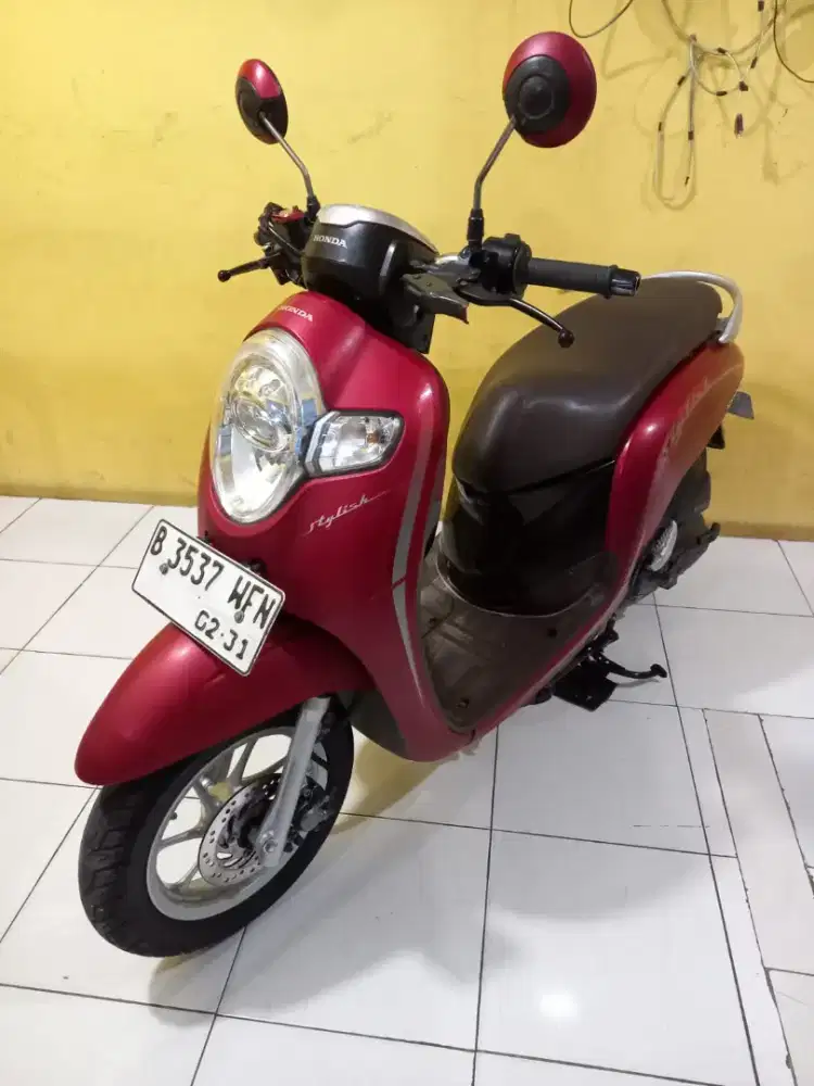 Scoopy merah mash ori