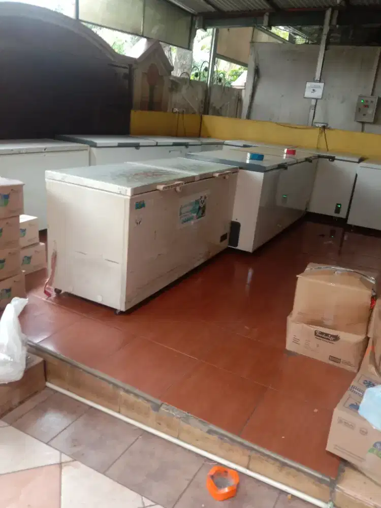 Kulkas.freezer. showcase.chiller.coldstorage. pendingin minuman