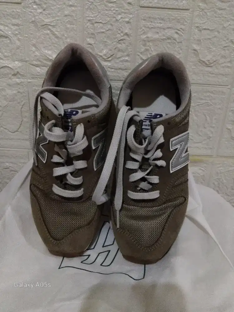 Sepatu new balance ori mnus pemakaian