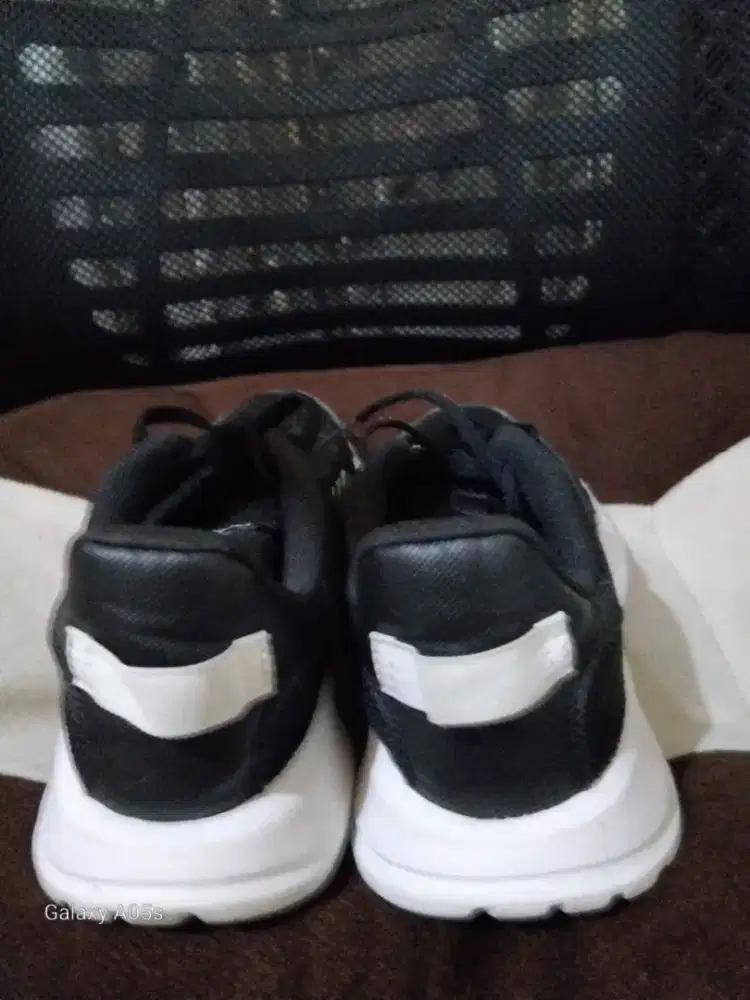 Adidas uk.37 made in vietnam