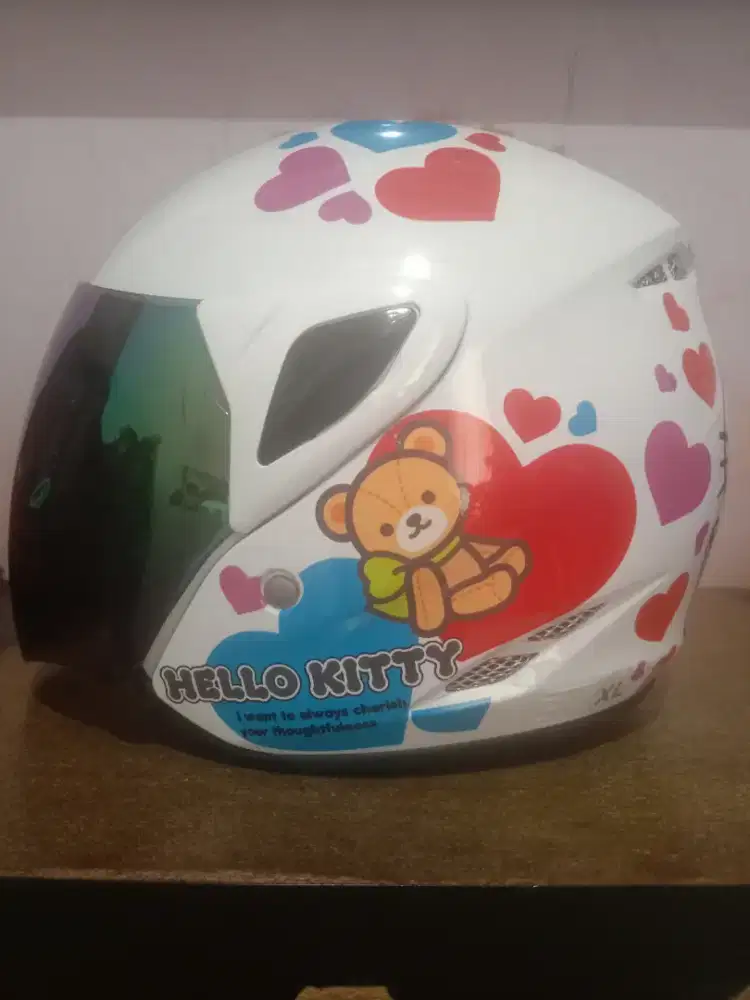 Helm anak gambar hello Kitty merk GM (preloved)