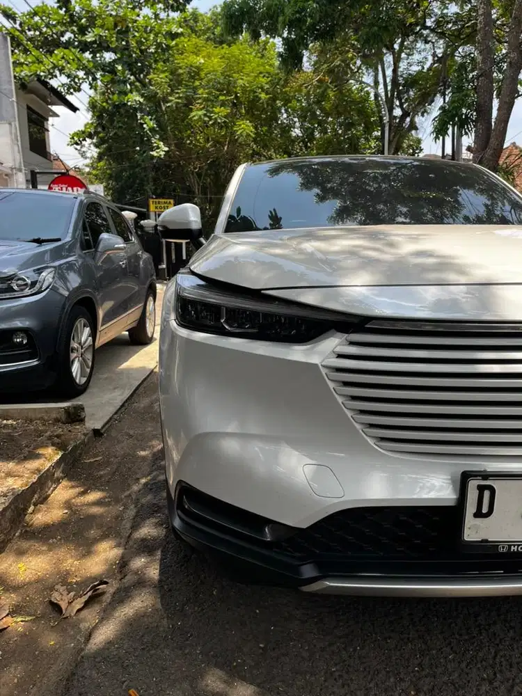 16 RB | Honda HRV HR-V SE 2025 Bensin putih plat D Bandung
