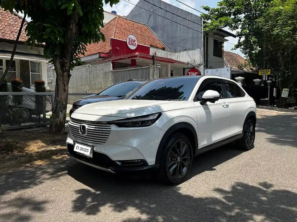 16 RB | Honda HRV HR-V SE 2025 Bensin putih plat D Bandung