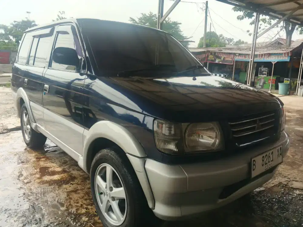 Mitsubishi kuda GLS 1.6 bensin tahun 2000