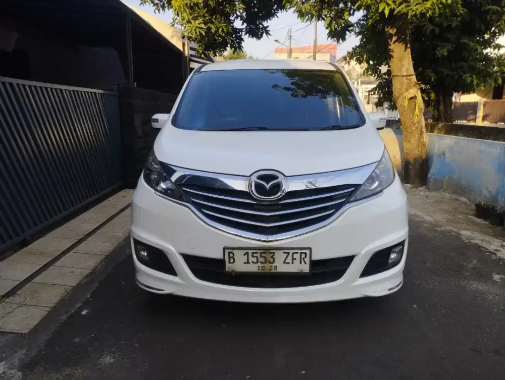 Mazda Biante Sky active AT white