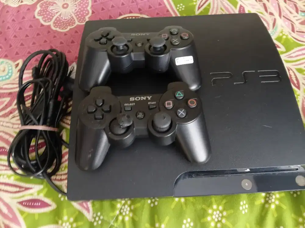 PS 3 lengkap dengan 2 stik