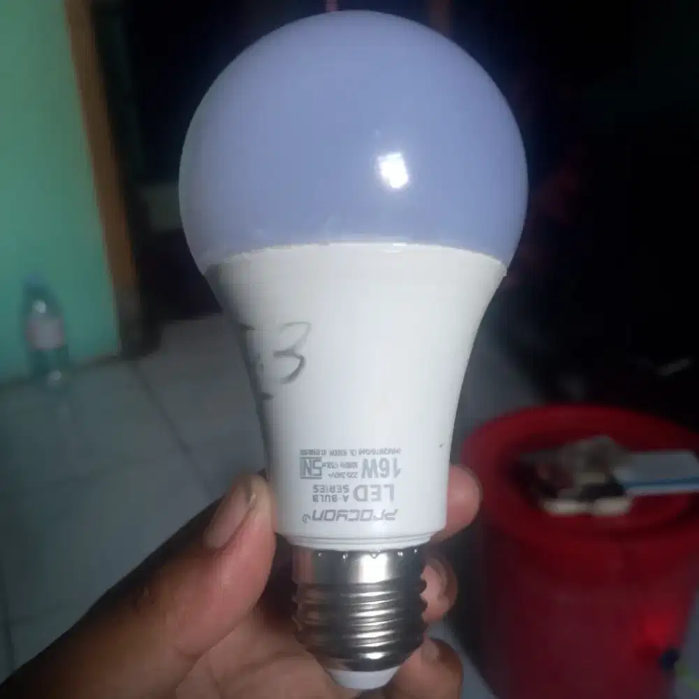 Lampu led procyon bekas