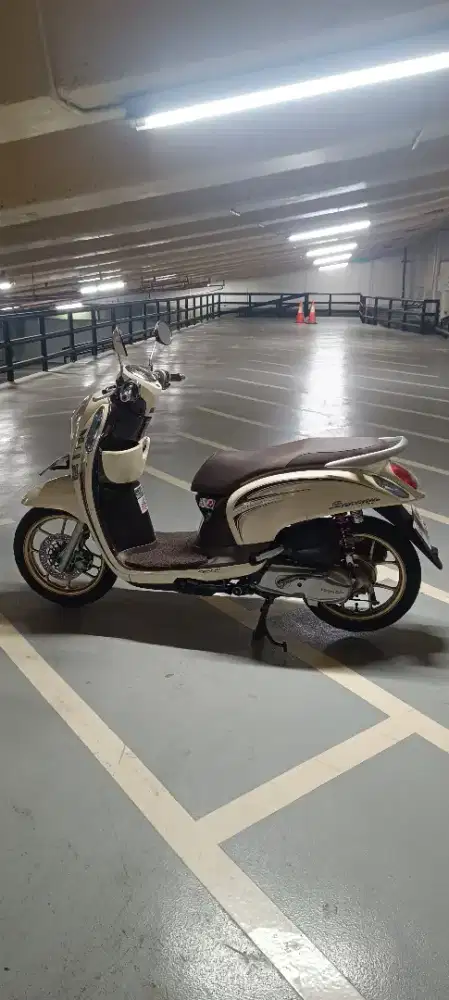 Honda scoopy 2015