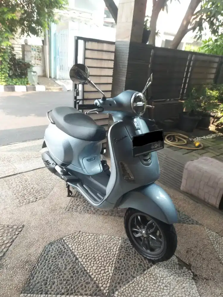 Vespa LX I-Get 2023 Grey Delicato Mint Condition