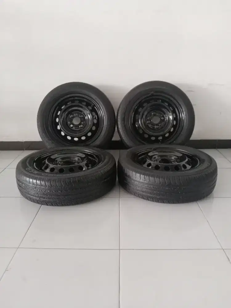 4 VELG + BAN 175/65 R14
