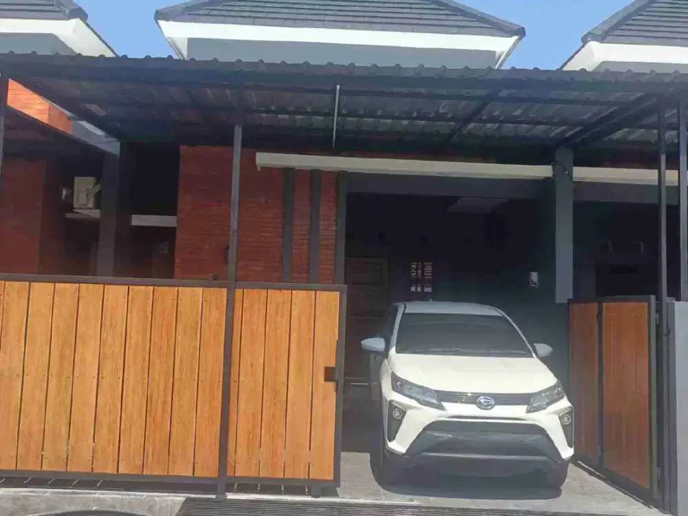 Rumah di Perum Griya Firaga, Tlogomulyo, Pedurungan, belakang Superindo Wolter