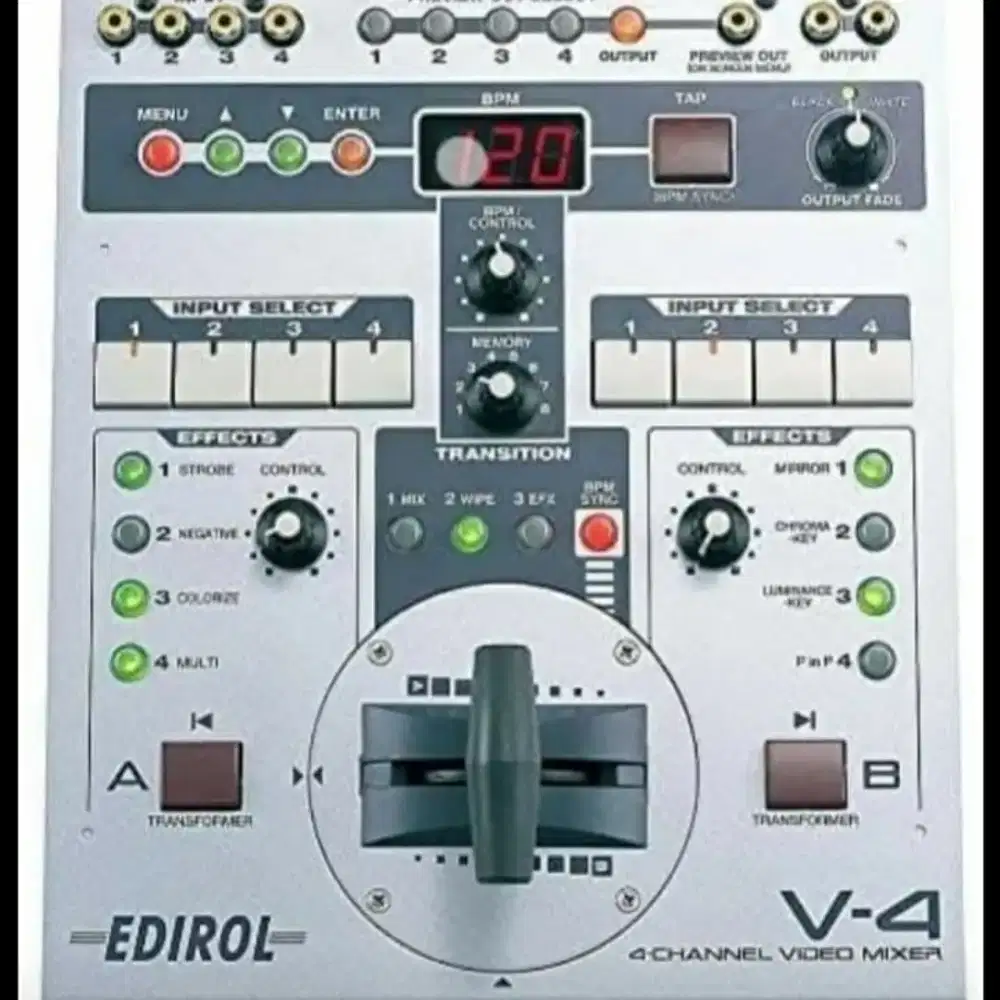 Mixer broadcasting rolland EDIROL 4 Japan.