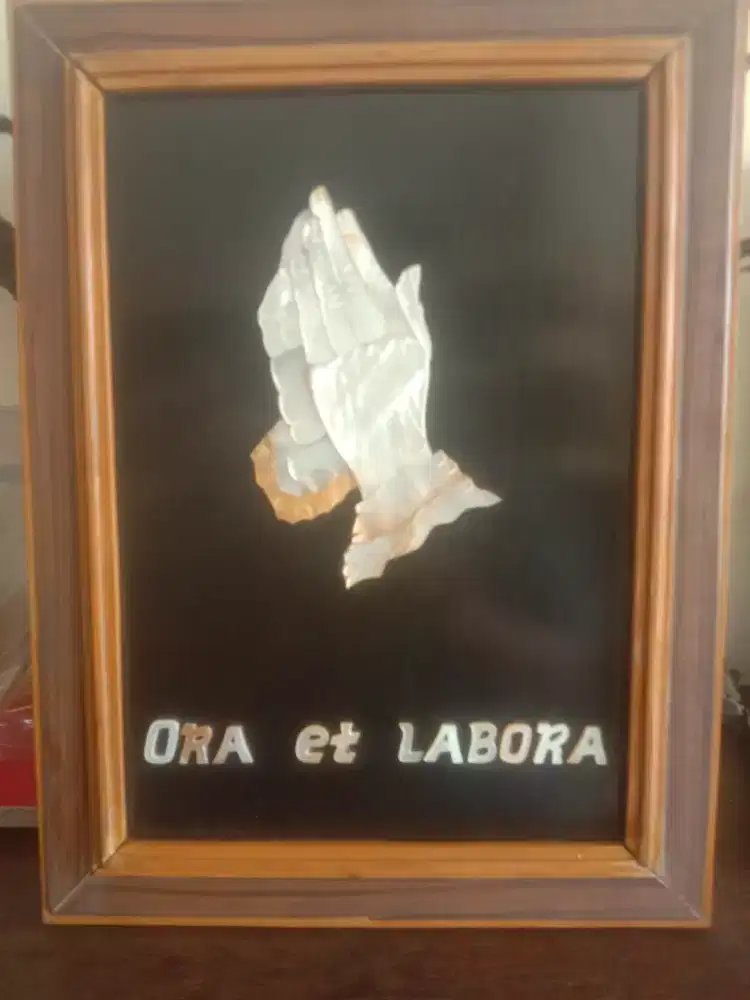 Pajangan dinding. ORA et LABORA  Berdoa & Bekerja