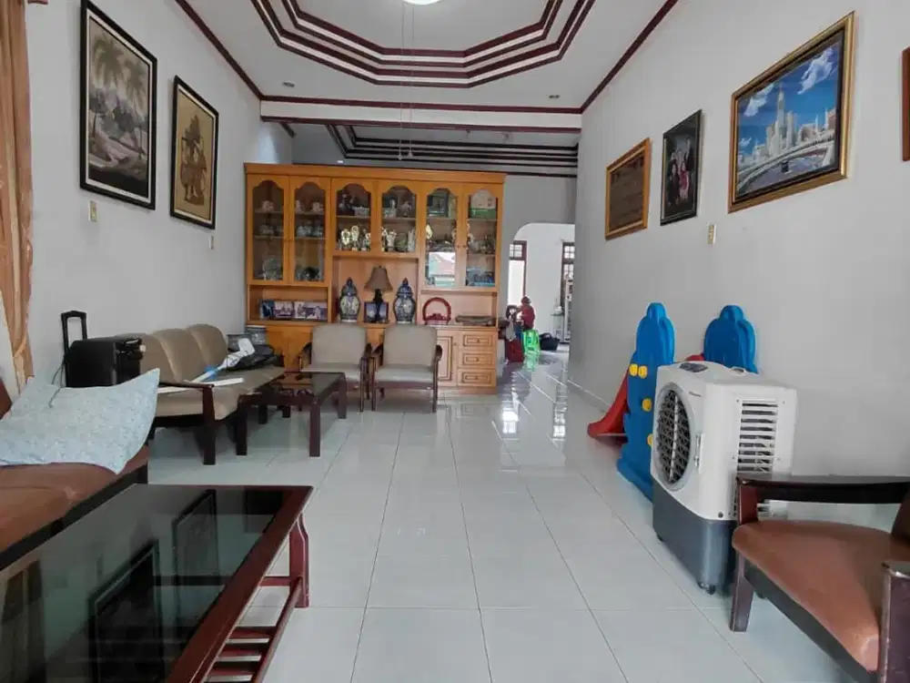 DIJUAL VILLA 1 LANTAI JALAN KARYA