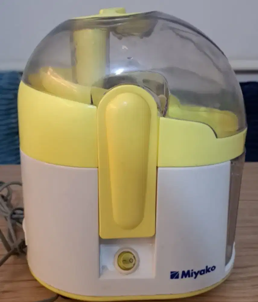 Miyako Juice Extractor tipe JE-507