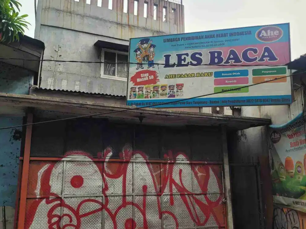 dijual rumah hitung tanah lokasi pinggir jalan besar