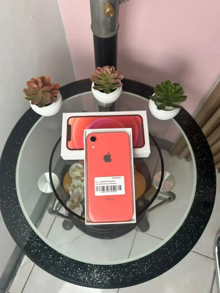 iPhone XR 64gb coral