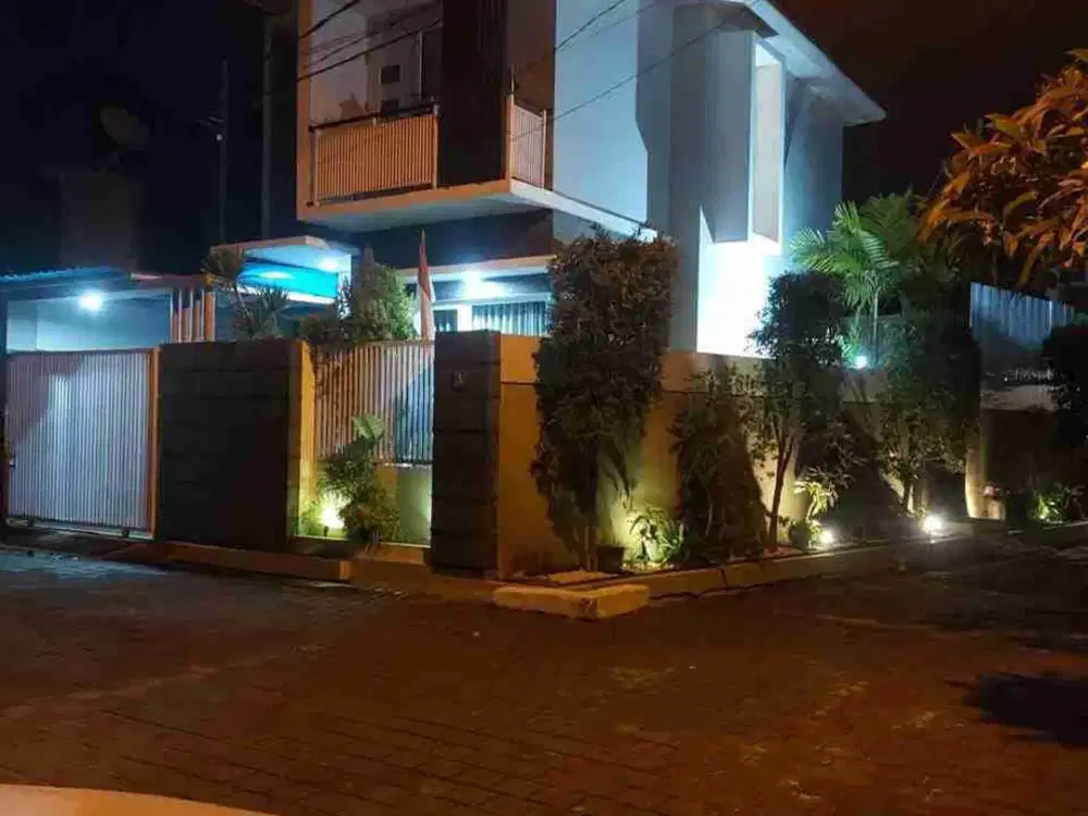 Di Jual Rumah semi villa 
Jl.kebo iwa selatan 
Padangsambian