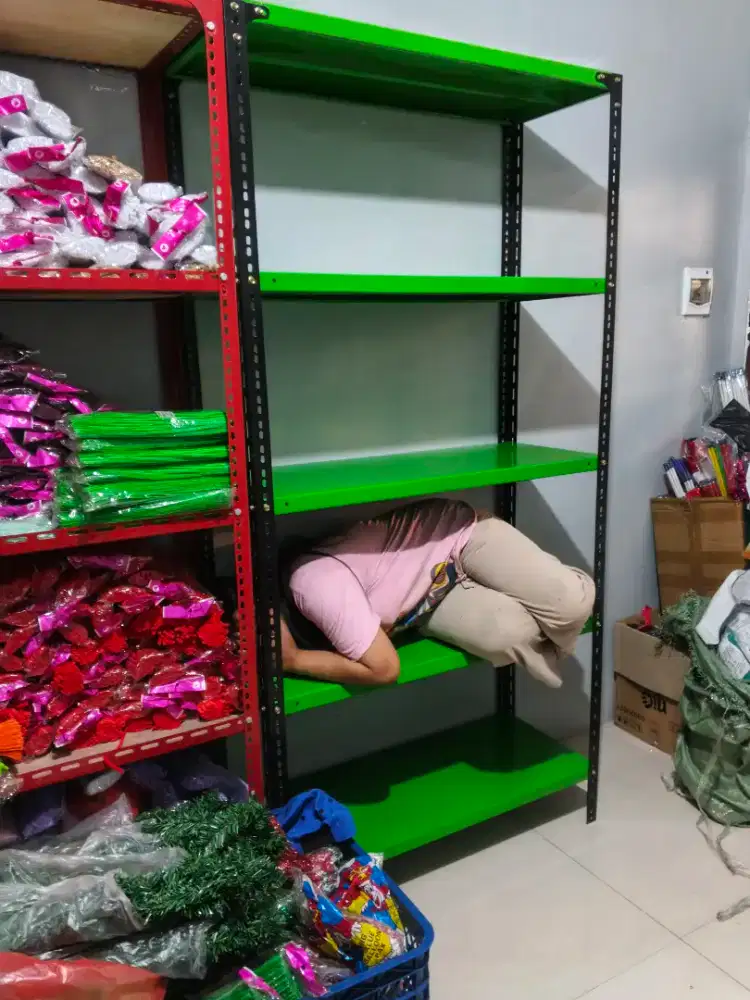 Rak siku besi lubang rak minimarket