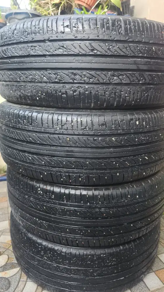 Ban bekas Campiro Ecotec  205/50 R17