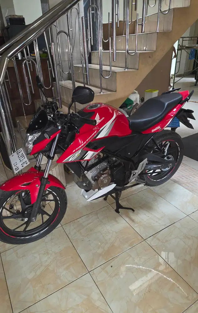 Cb150 r facelift 2018 merah putih grade A Gbm kredit / tunai