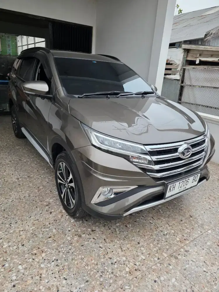 Terios R deluxe 2018 metik