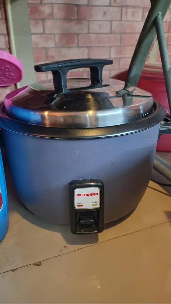 Rice Cooker 4 Liter 1000 Watt Akebono Like New
