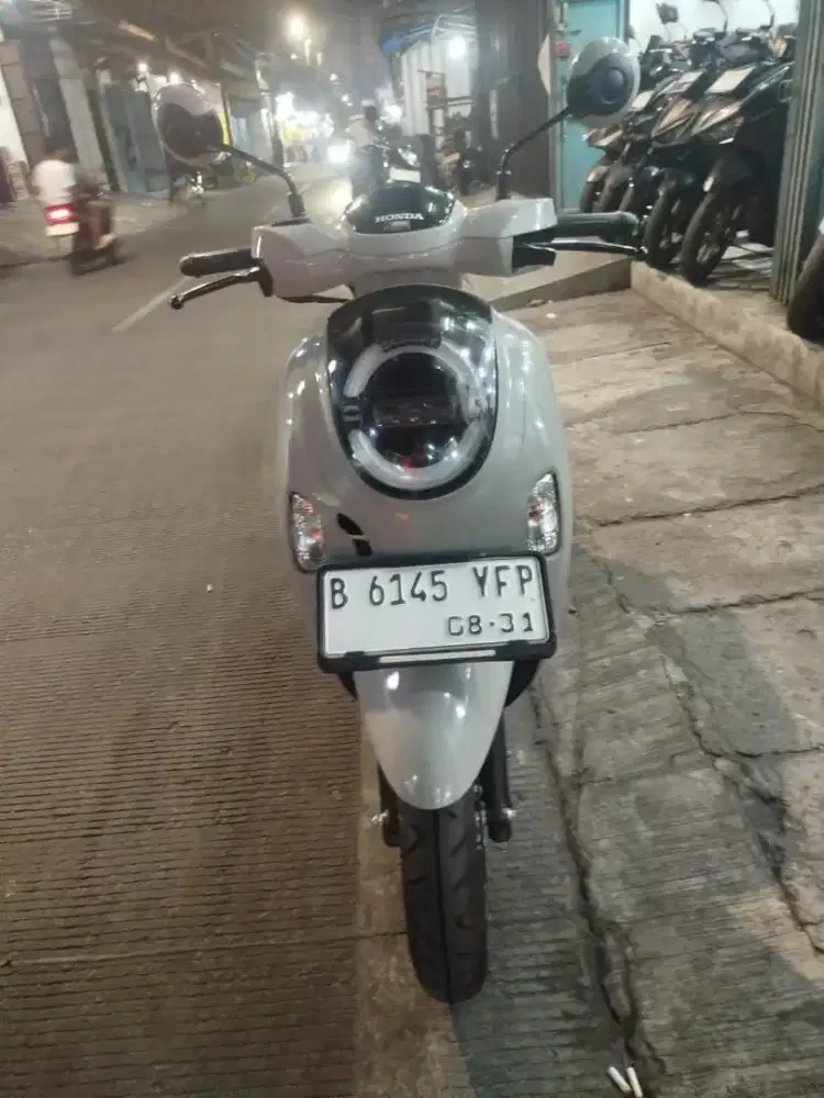 Di jual Scoopy prestige gen 6 warna abu²