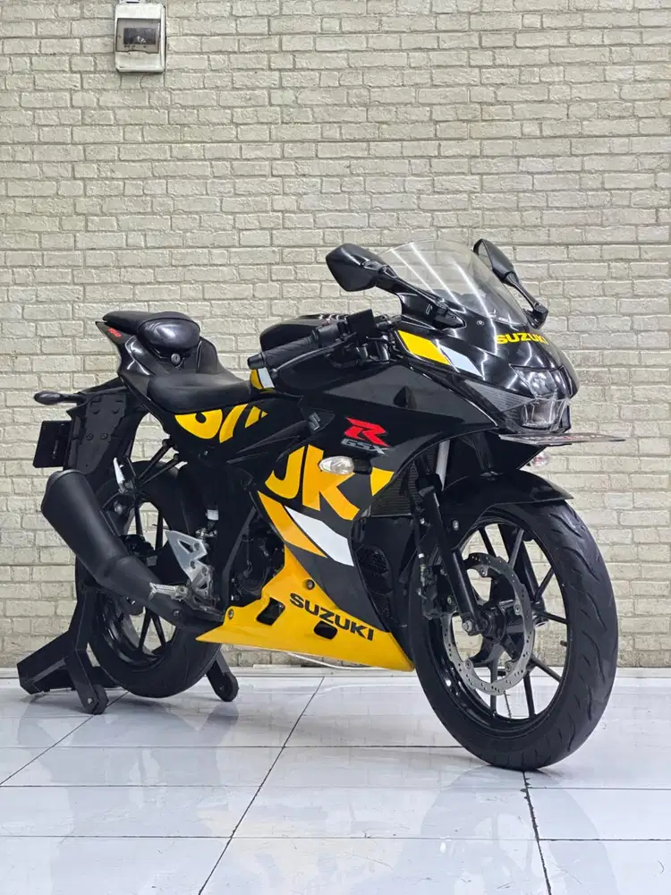 TERMURAH‼️ Suzuki GSX 150R 2019 Hitam Kuning Favorit - Mustika motor