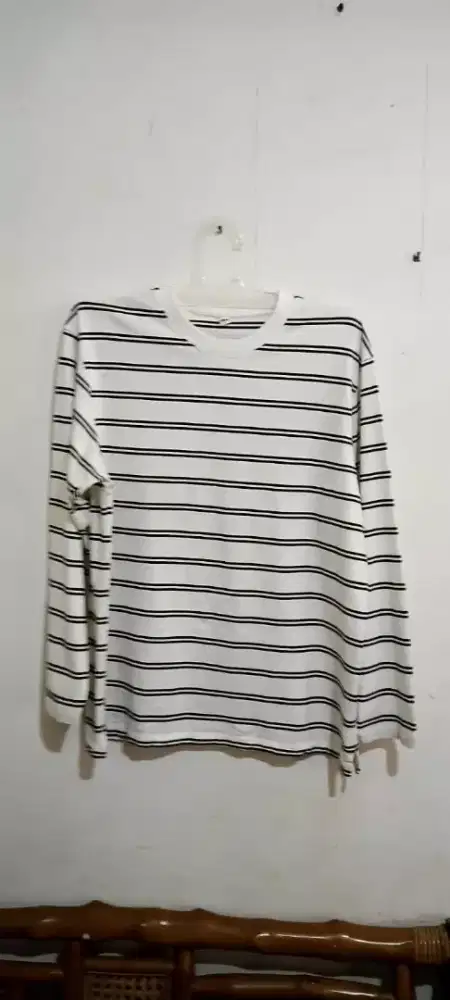 UNIQLO STRIPED LONG SLEEVE KAOS LENGAN PANJANG UNIQLO GARIS SALUR