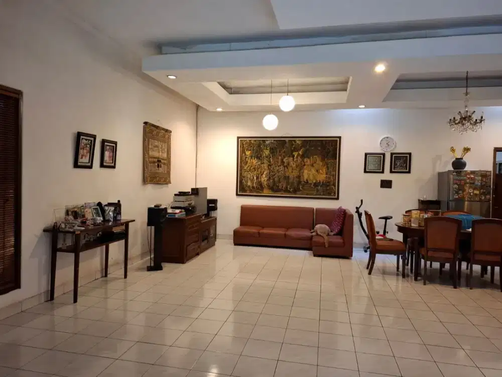 Dijual Rumah dan Kost Terjangkau di Jl. Tebet Barat - Investasi Menjanjikan di Lokasi Strategis