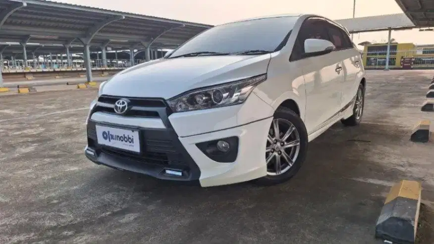 Pajak Panjang TDP 8JT - Toyota Yaris 1.5 TRD Sportivo -AT 2016 Putih