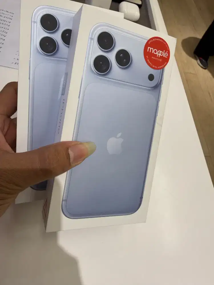 IPhone 18 pro max 256 GB Glacier