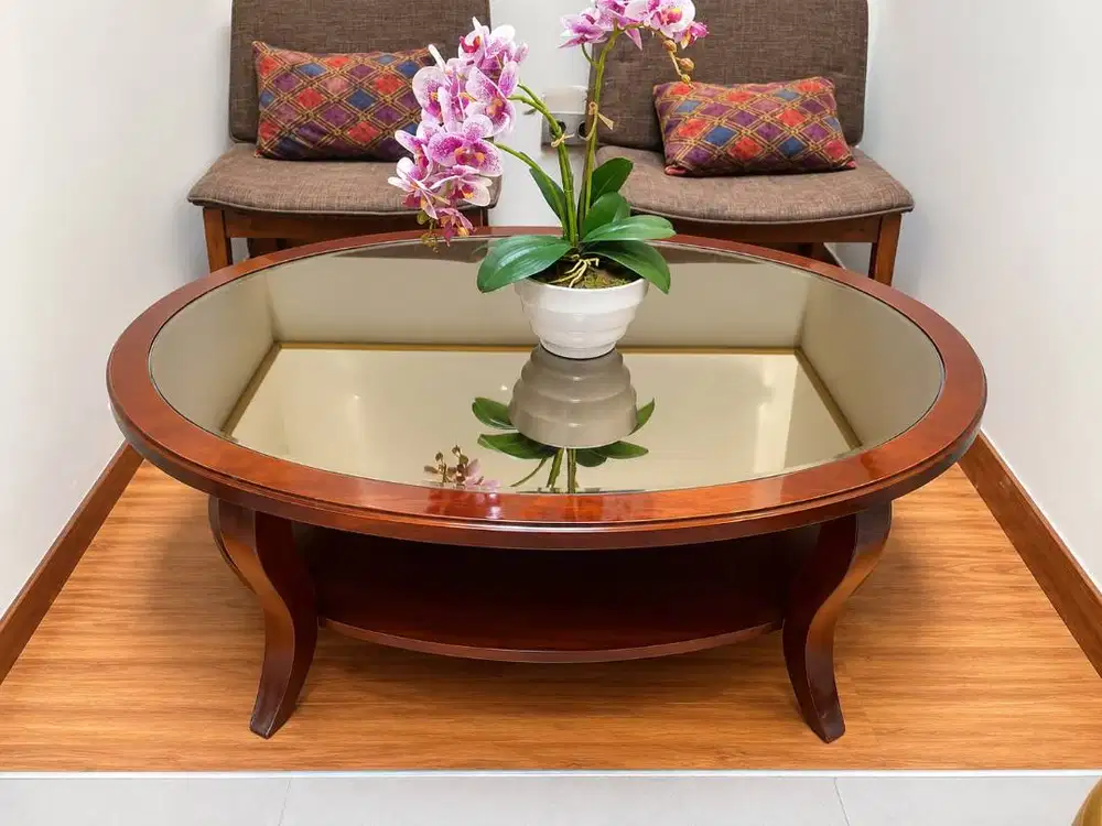MEJA OVAL RUANG TAMU