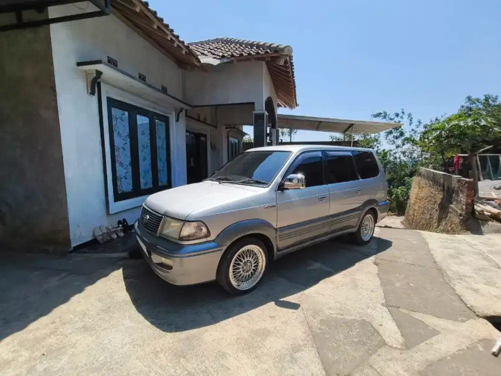 DiJual mobil Kijang Krista bensin