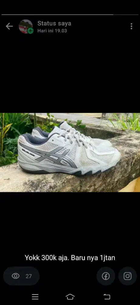 Sepatu voli asics