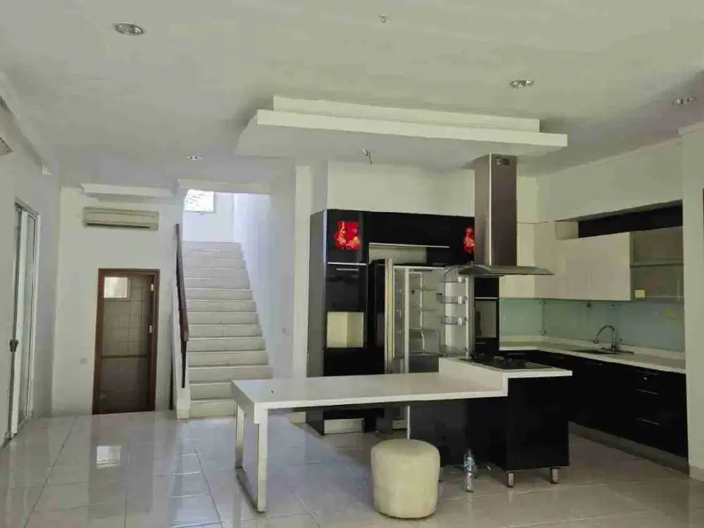 DISEWAKA RUMAH MEWAH BAGUS STRATEGIS FULL FURNISH  CAJUPUTIH DE PARK BSD