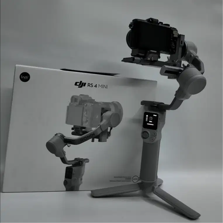 DJI RS 4 Mini Gimbal Stabilizer Kamera Mirrorless 3 Axis Bekas Garansi