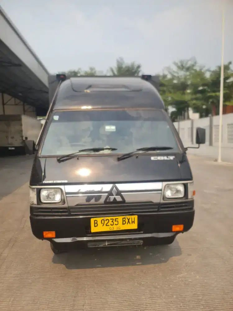 Mitsubishi Colt L300