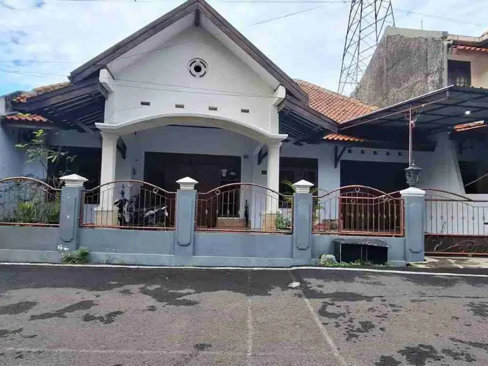 Rumah di Rorojonggrang, Kembangarum, Semarang Barat dekat TOL