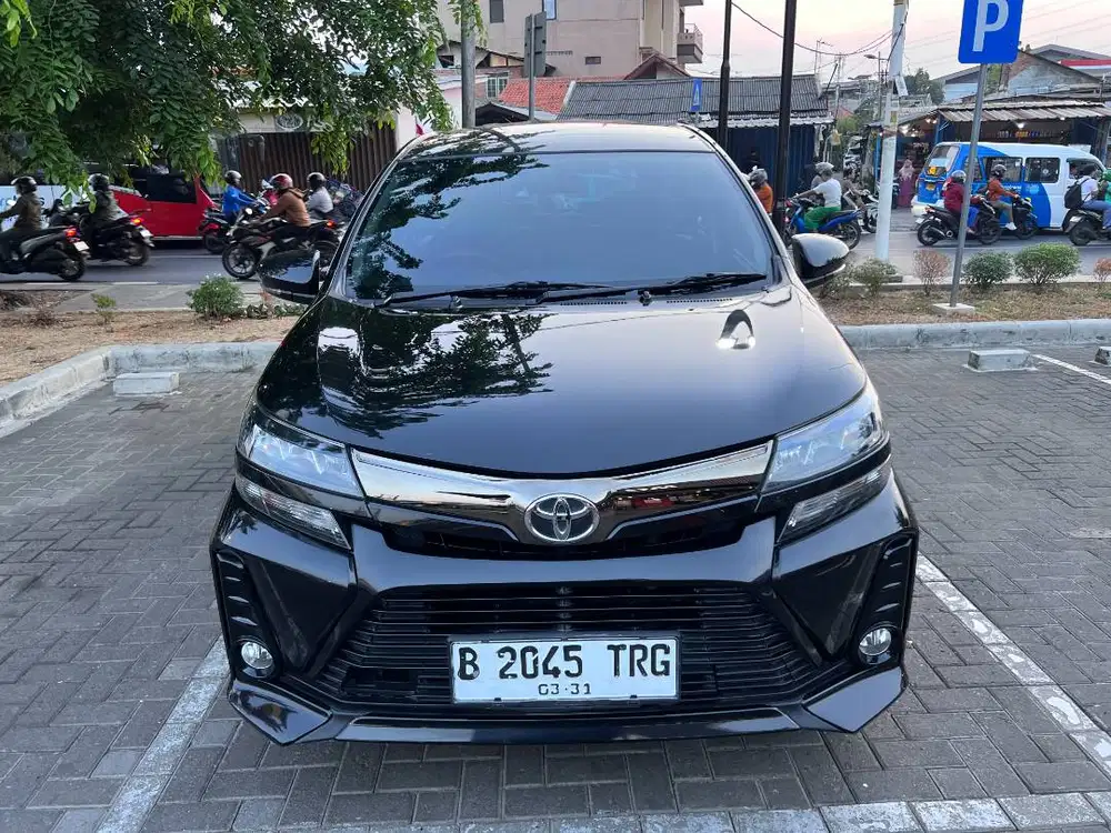 Dijual Toyota Avanza Veloz 2021 Matic (LOW KM dan Tipe Tertinggi)