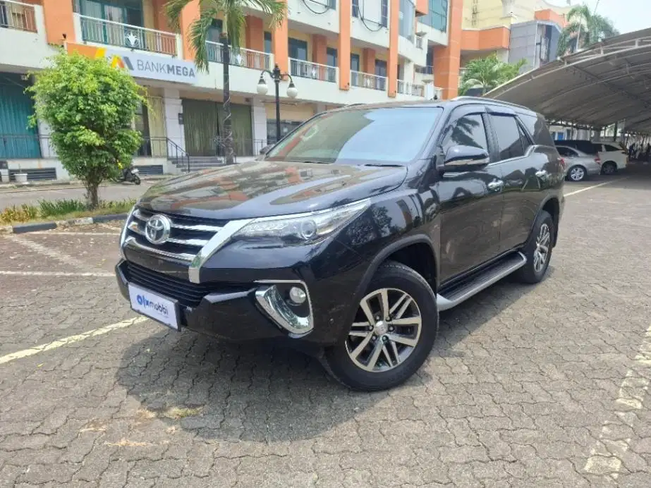 Garansi 1 Th - Toyota Fortuner 2.4 4x2 VRZ Solar AT 2017 Hitam