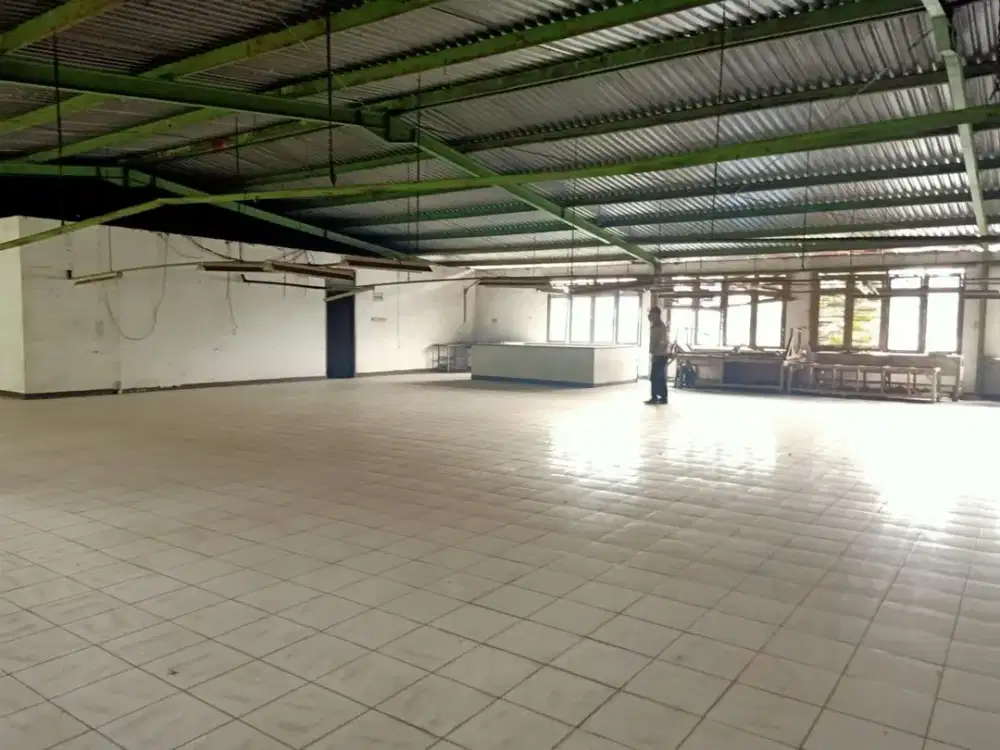 Gudang di jalan raya Lembang Lokasi Strategis