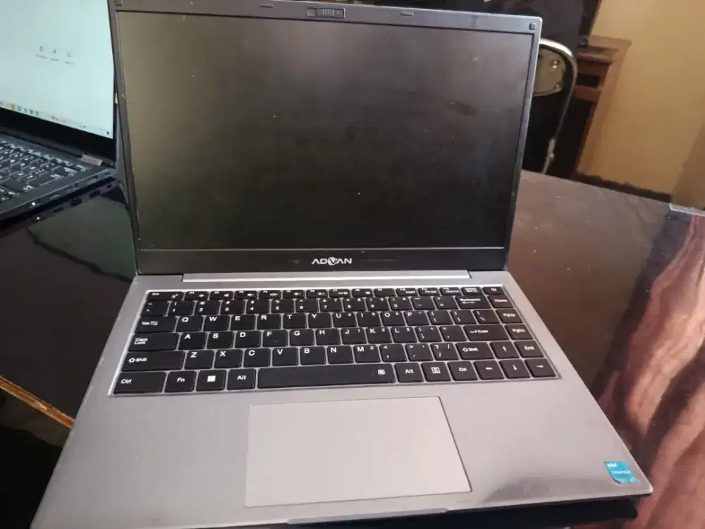 DIJUAL LAPTOP ADVAN SOULMATE – SECOND