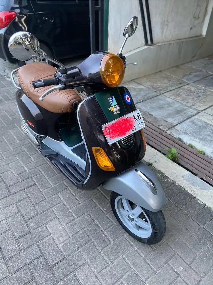 Jual Vespa LX Brown 3v 150cc Tahun 2013
